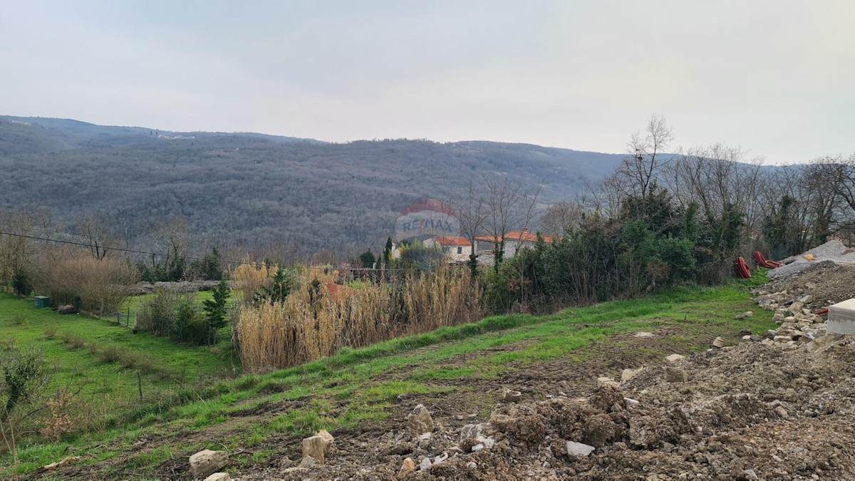 Terreno edificabile Motovun, 1.380m2