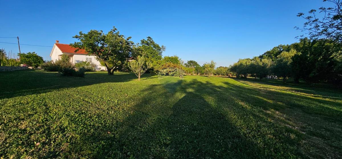 Istria, Išići – Terreno edificabile con vista mare, 1.071 m²
