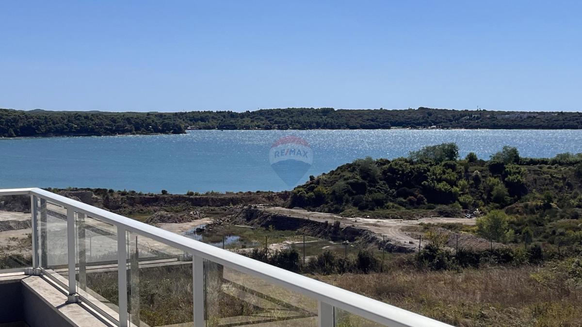 Istria, Novigrad, villa con piscina vicino al mare