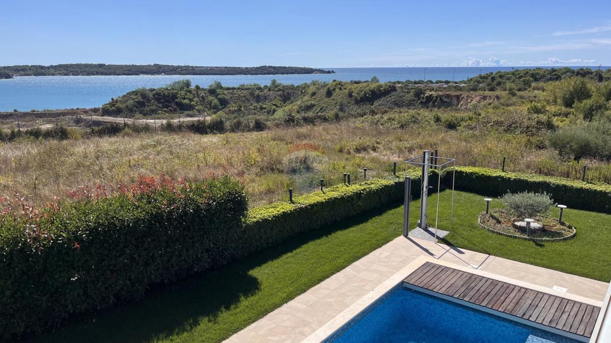 Istria, Novigrad, villa con piscina vicino al mare