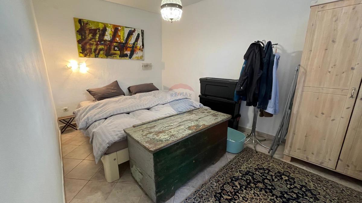 Istria, Oprtalj – Complesso immobiliare ideale per turismo o vita tranquilla