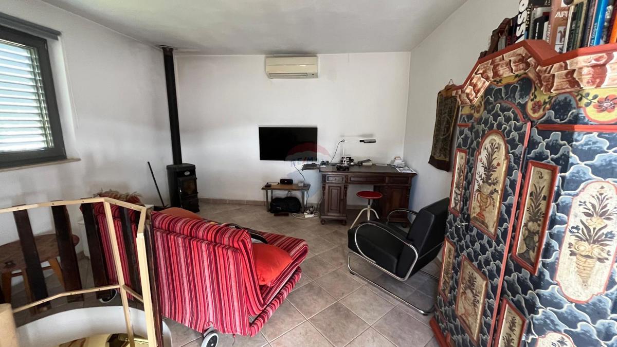 Istria, Oprtalj – Complesso immobiliare ideale per turismo o vita tranquilla