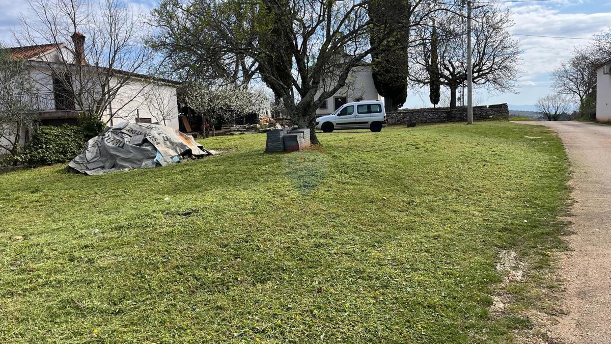 Istria, Oprtalj – Complesso immobiliare ideale per turismo o vita tranquilla