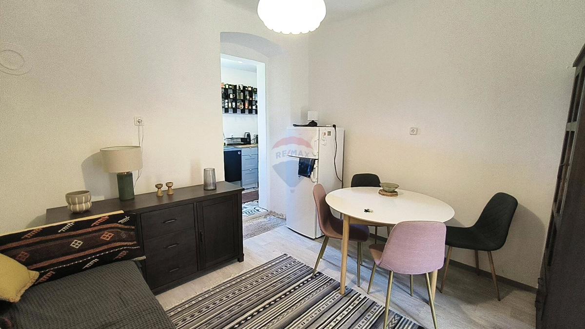 Casa Veli vrh, Pula, 69m2