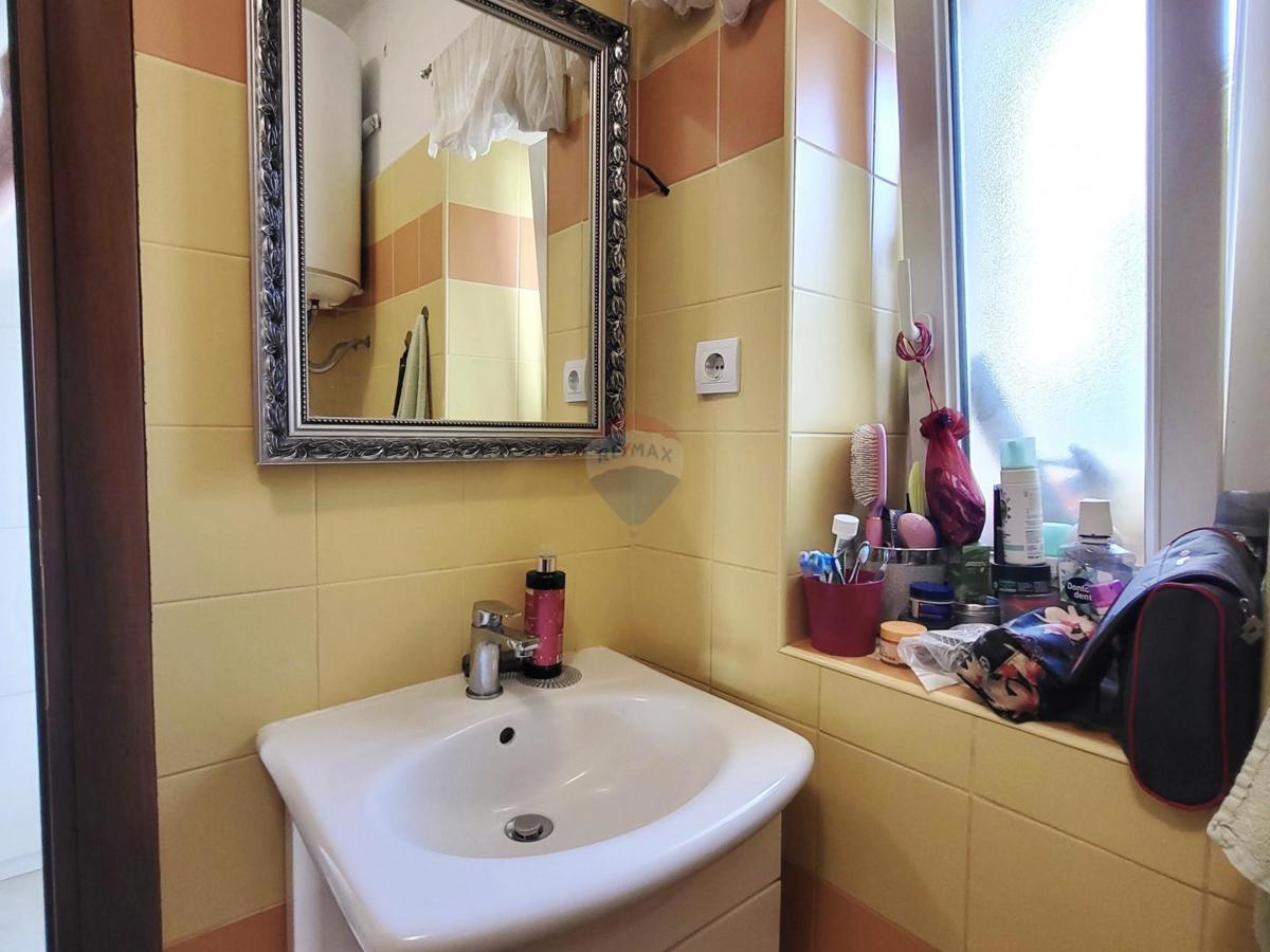 Istria, Vodnjan – Affascinante Casa con Giardino e Vista Mare