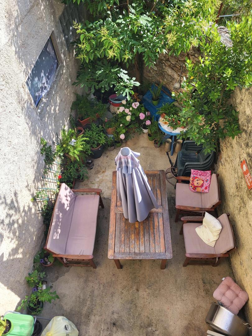Istria, Vodnjan – Affascinante Casa con Giardino e Vista Mare