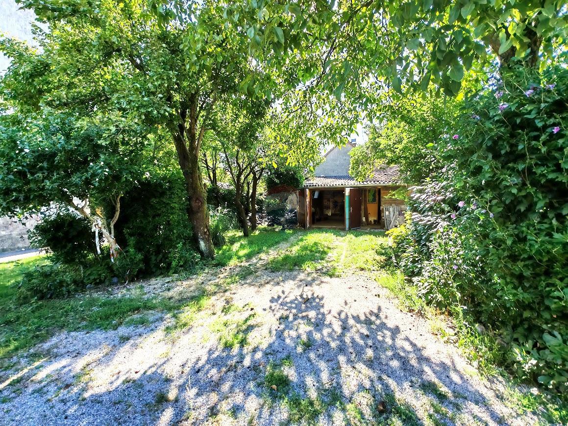 Terreno edificabile Dubovac, Karlovac, 735m2