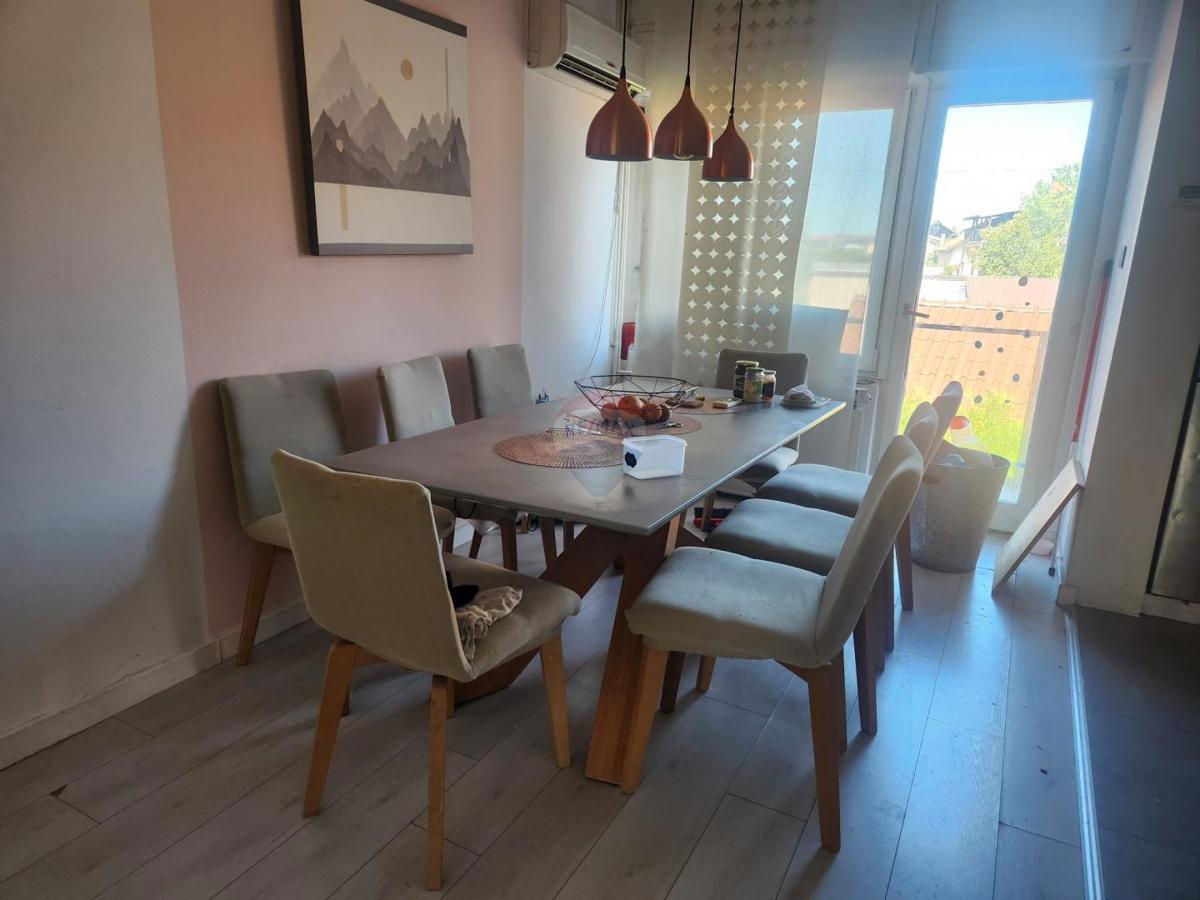 Casa Kromosovo naselje, Velika Gorica, 222m2