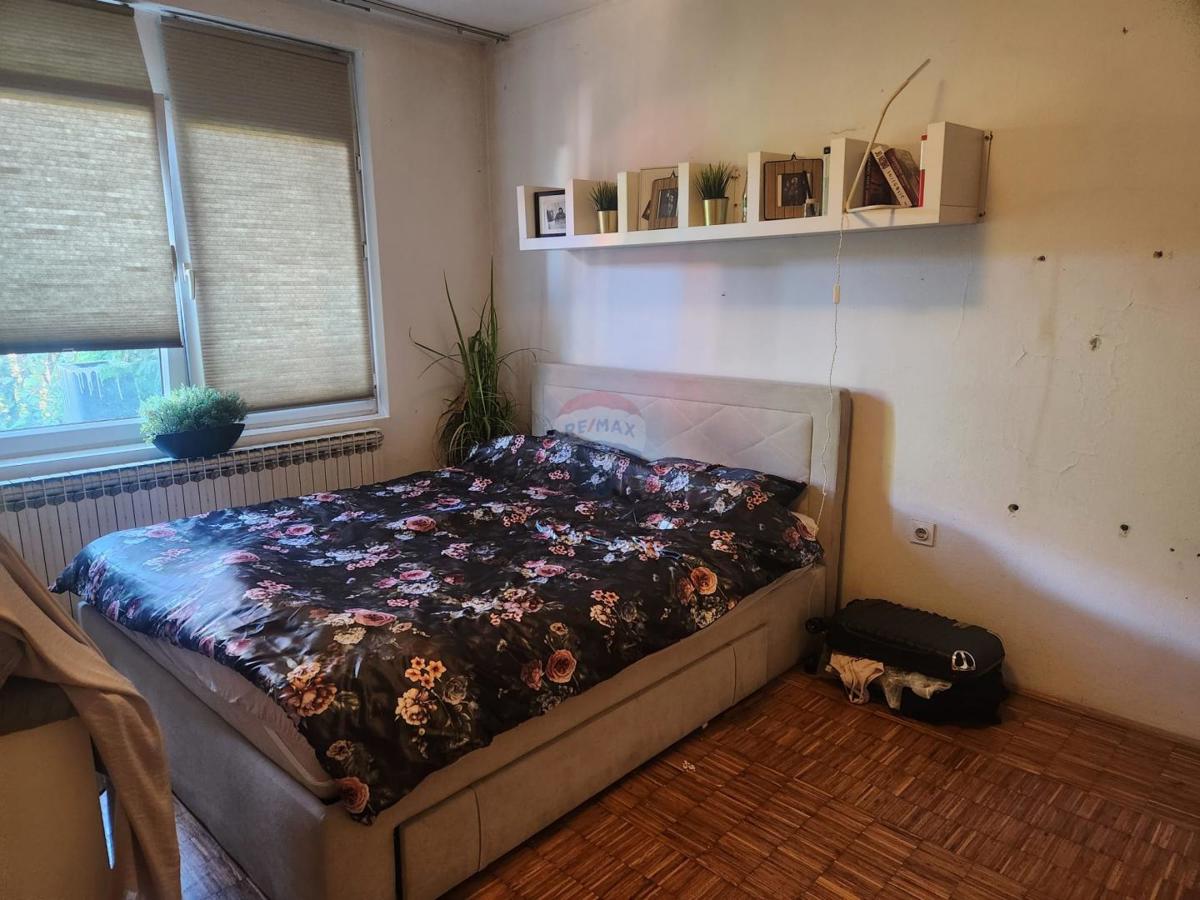 Casa Kromosovo naselje, Velika Gorica, 222m2