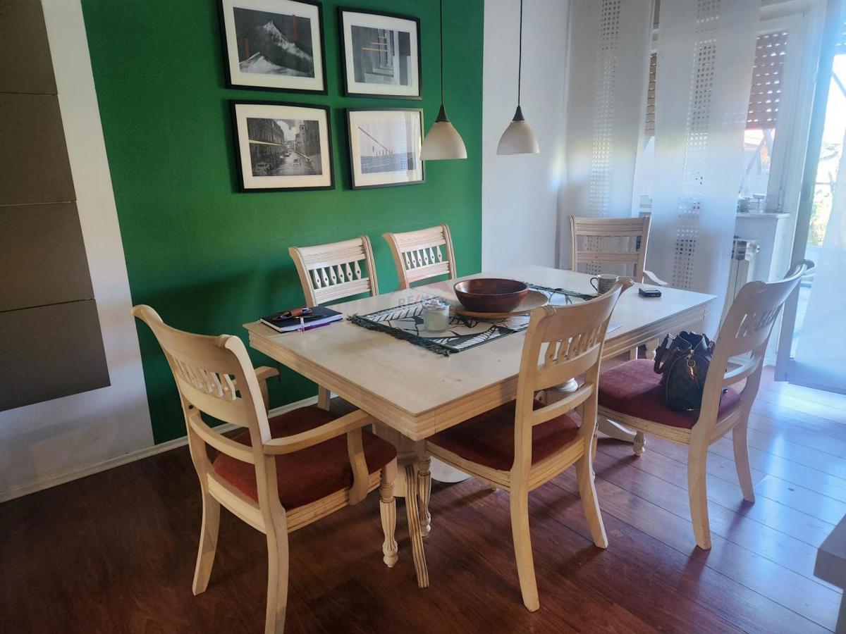 Casa Kromosovo naselje, Velika Gorica, 222m2