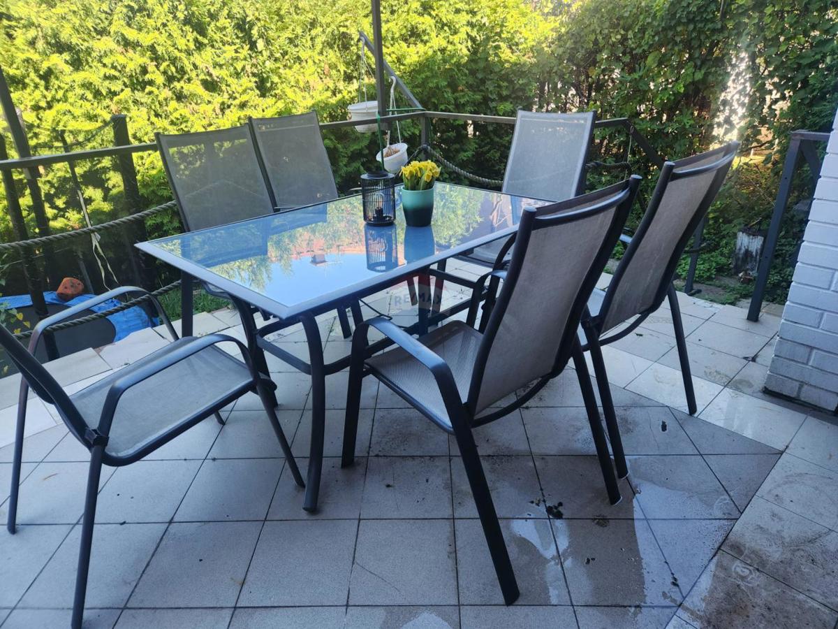 Casa Kromosovo naselje, Velika Gorica, 222m2