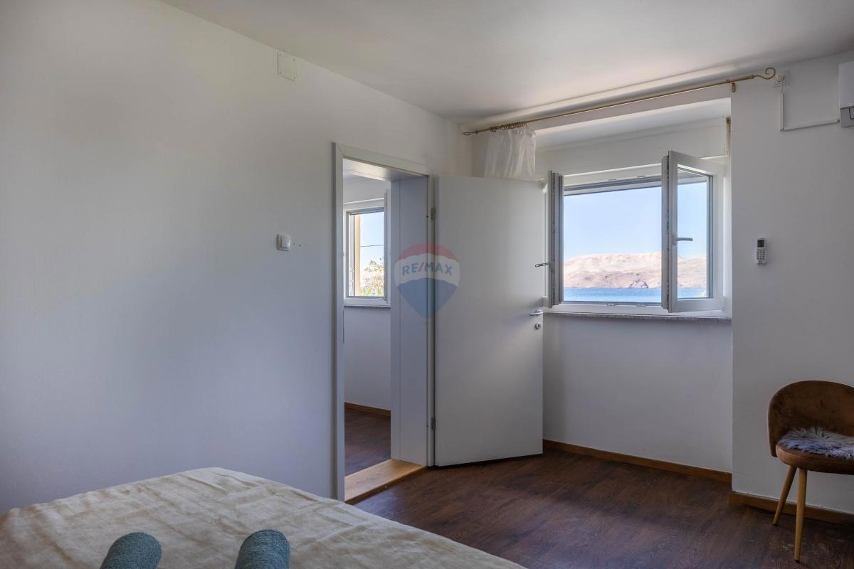 Karlobag – appartamento primo fronte mare, vista e centro