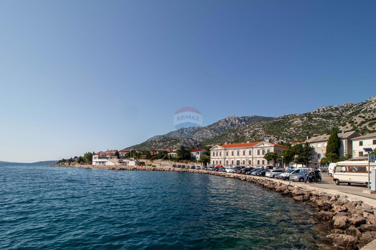Karlobag – appartamento primo fronte mare, vista e centro