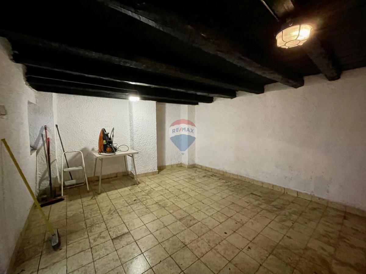 Novi Vinodolski – Casa nel centro storico, seconda fila dal mare