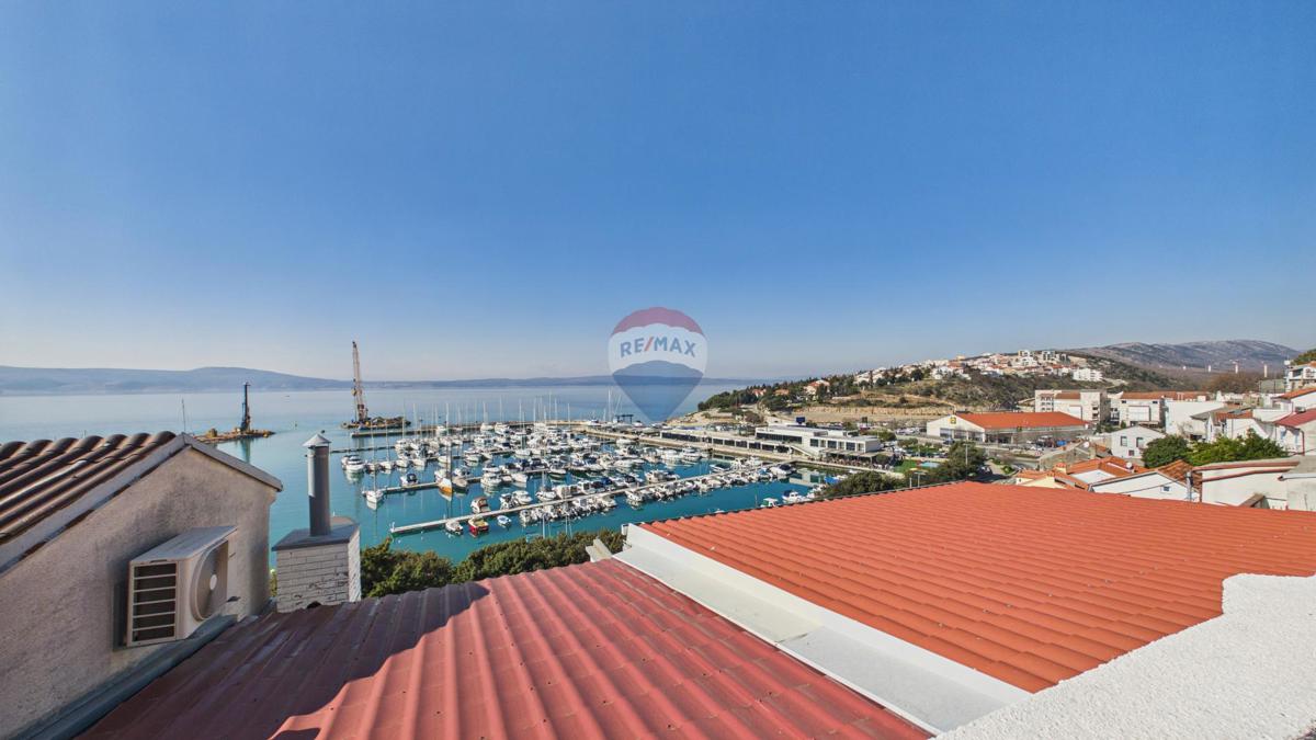 Novi Vinodolski – Casa nel centro storico, seconda fila dal mare