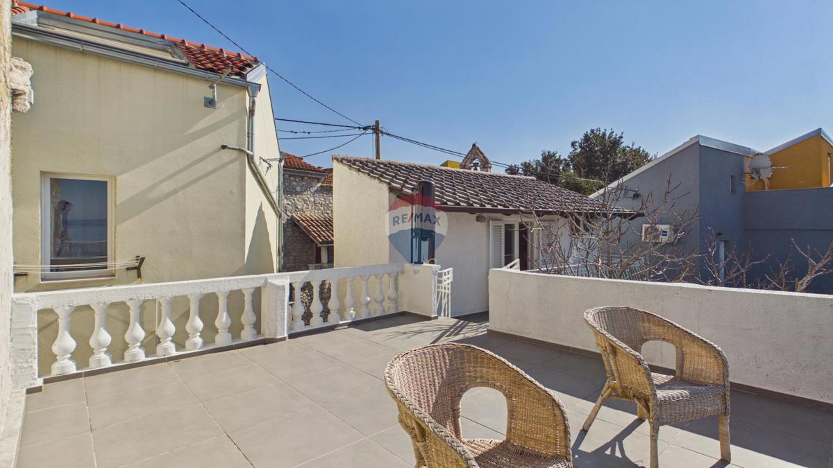 Novi Vinodolski – Casa nel centro storico, seconda fila dal mare