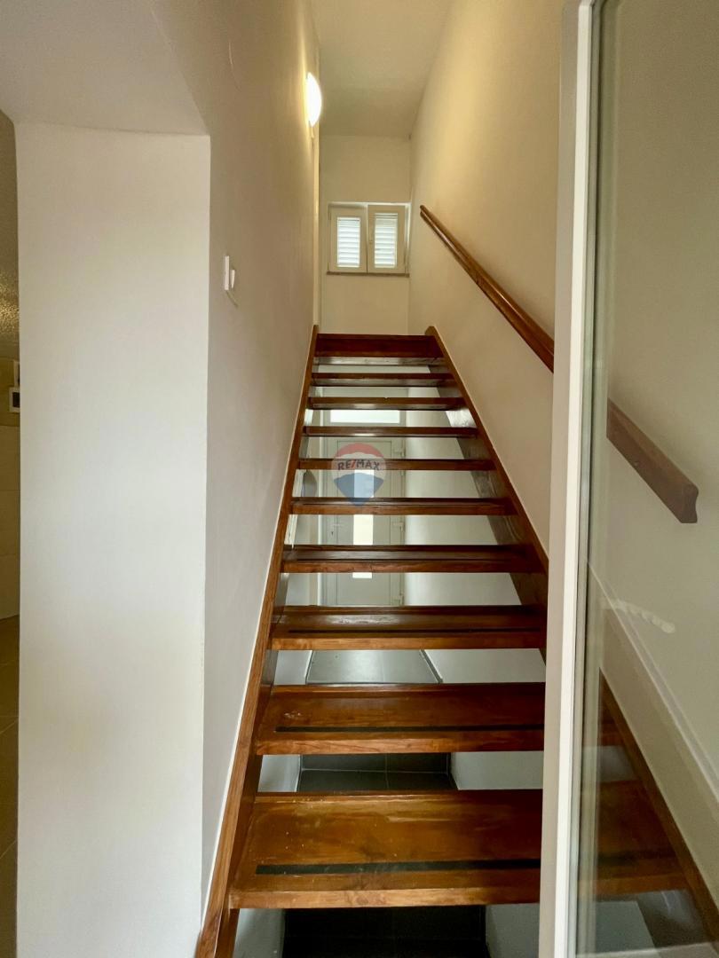 Novi Vinodolski – Casa nel centro storico, seconda fila dal mare