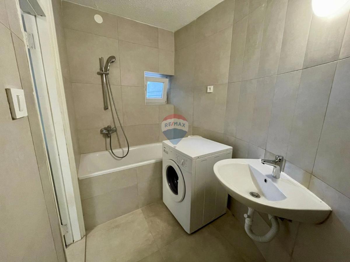 Novi Vinodolski – Casa nel centro storico, seconda fila dal mare