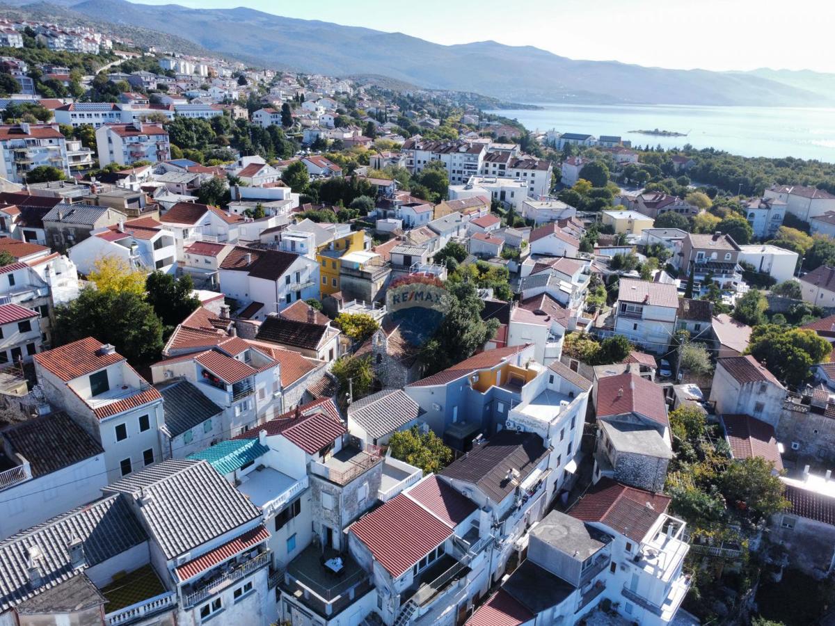 Novi Vinodolski – Casa nel centro storico, seconda fila dal mare