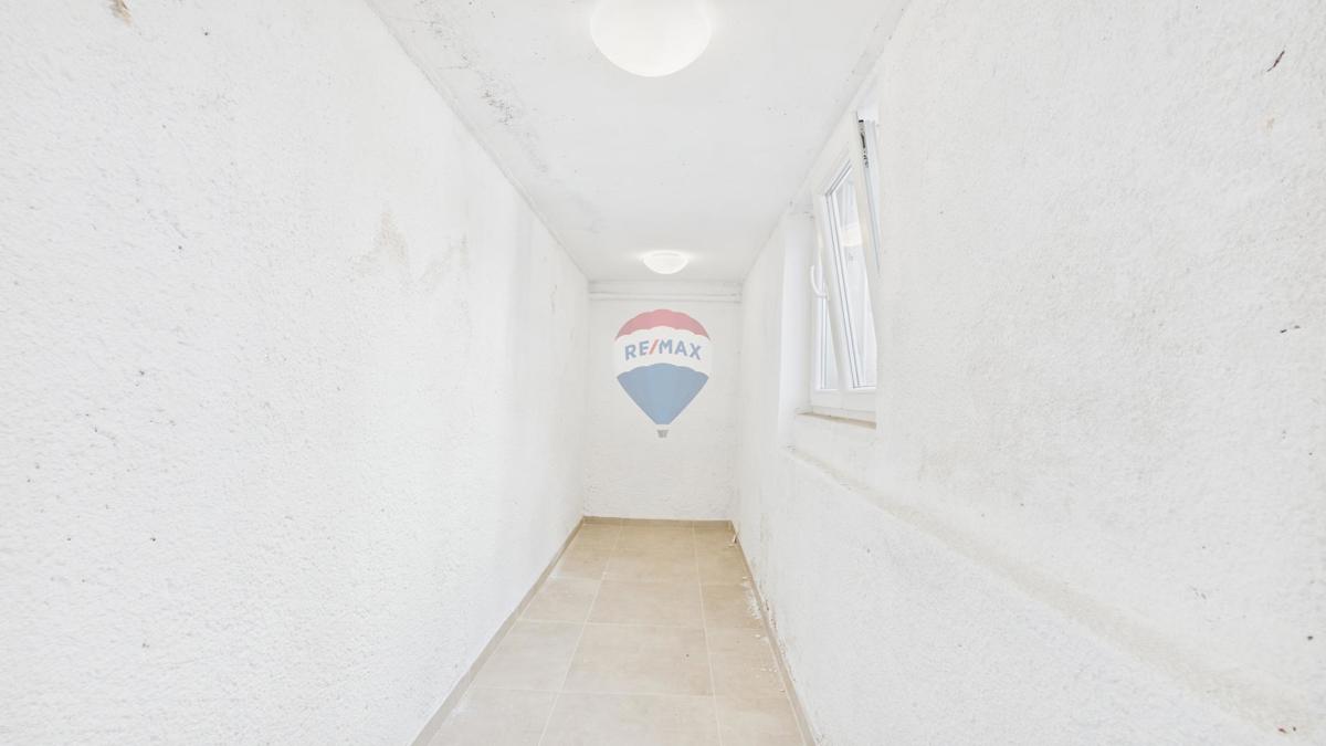 Novi Vinodolski – Casa nel centro storico, seconda fila dal mare