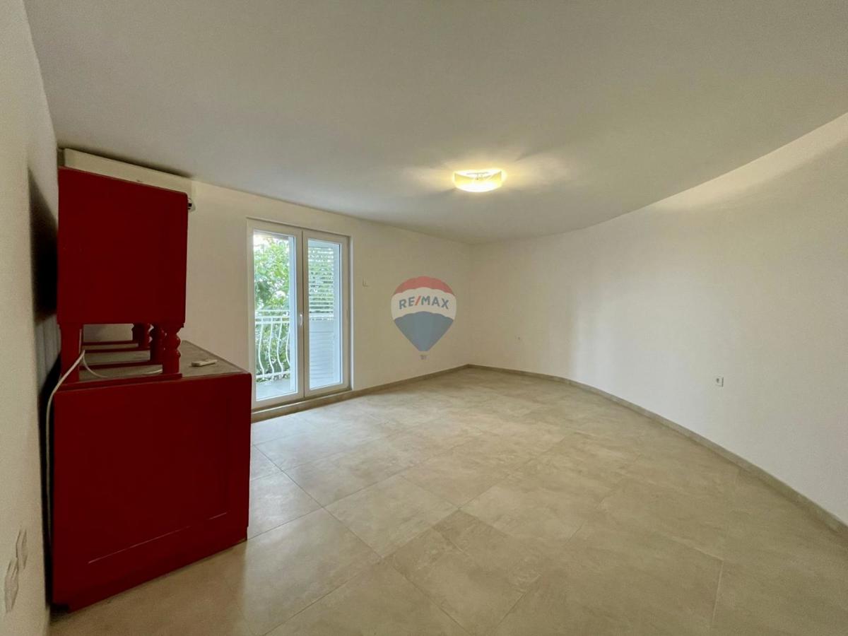 Novi Vinodolski – Casa nel centro storico, seconda fila dal mare