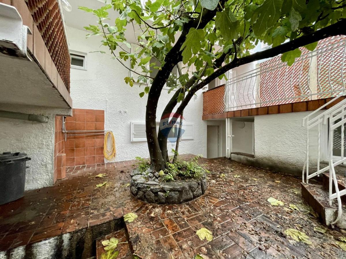 Novi Vinodolski – Casa nel centro storico, seconda fila dal mare