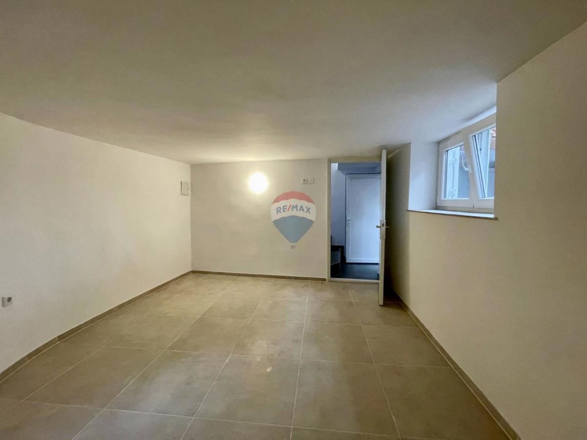 Novi Vinodolski – Casa nel centro storico, seconda fila dal mare