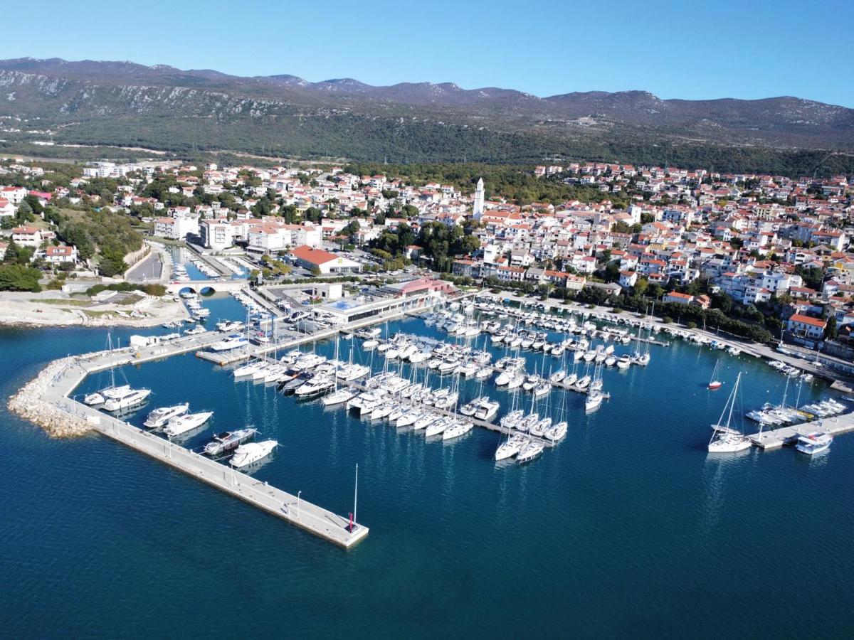Novi Vinodolski – Casa nel centro storico, seconda fila dal mare