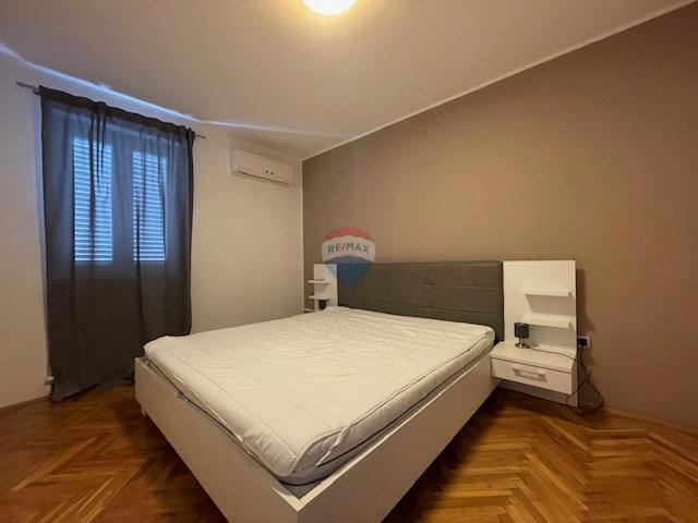 Isola di Krk, Punat - casa familiare con ampio giardino, vista, vicino al mare