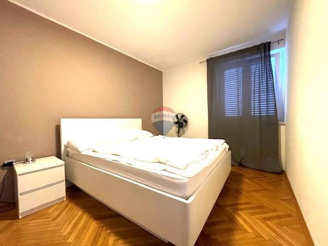 Isola di Krk, Punat - casa familiare con ampio giardino, vista, vicino al mare