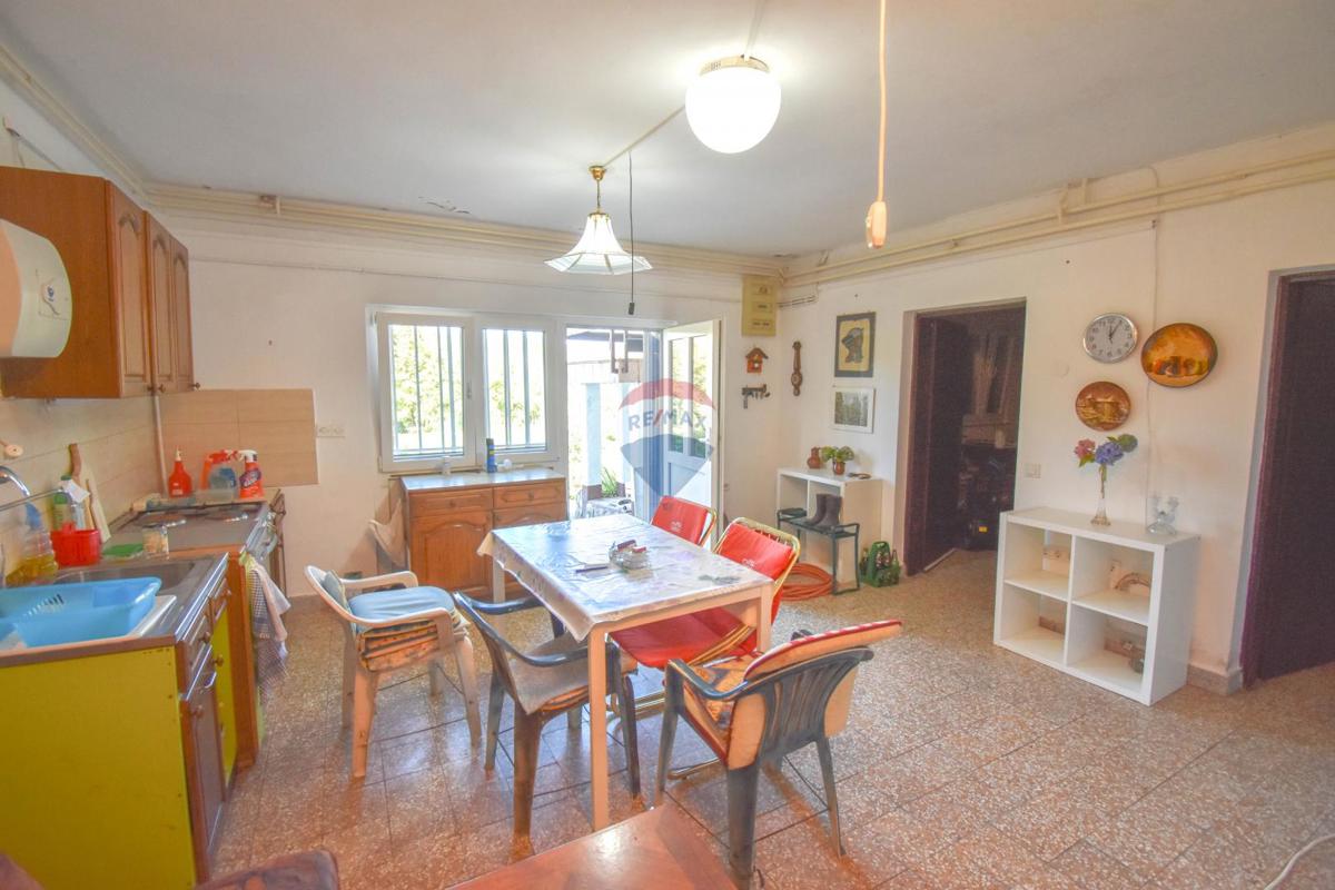 Casa Cerovački Galovići, Duga Resa, 170m2