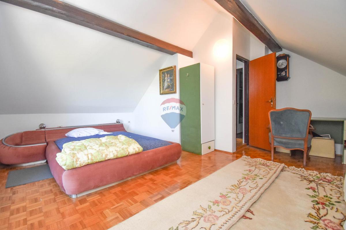 Casa Cerovački Galovići, Duga Resa, 170m2