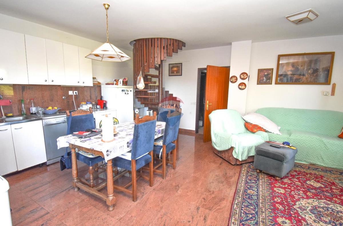 Casa Cerovački Galovići, Duga Resa, 170m2