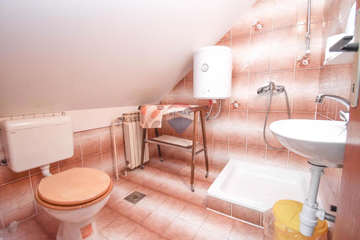 Casa Cerovački Galovići, Duga Resa, 170m2