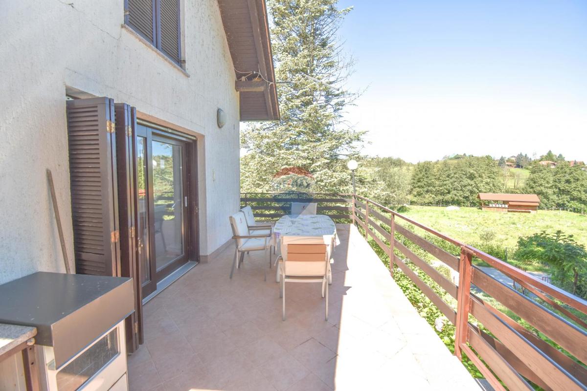 Casa Cerovački Galovići, Duga Resa, 170m2