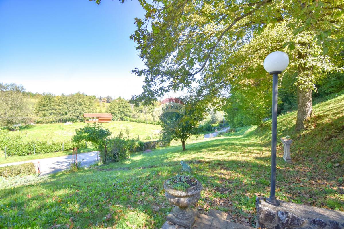 Casa Cerovački Galovići, Duga Resa, 170m2