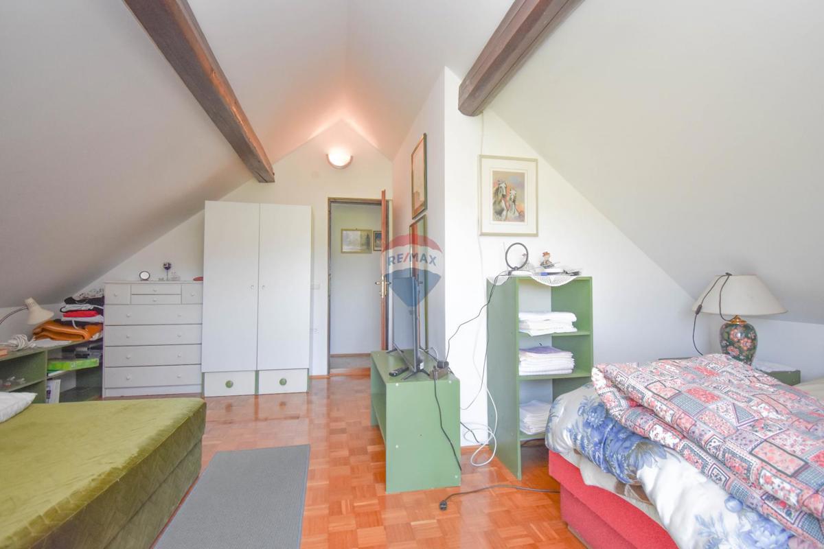 Casa Cerovački Galovići, Duga Resa, 170m2