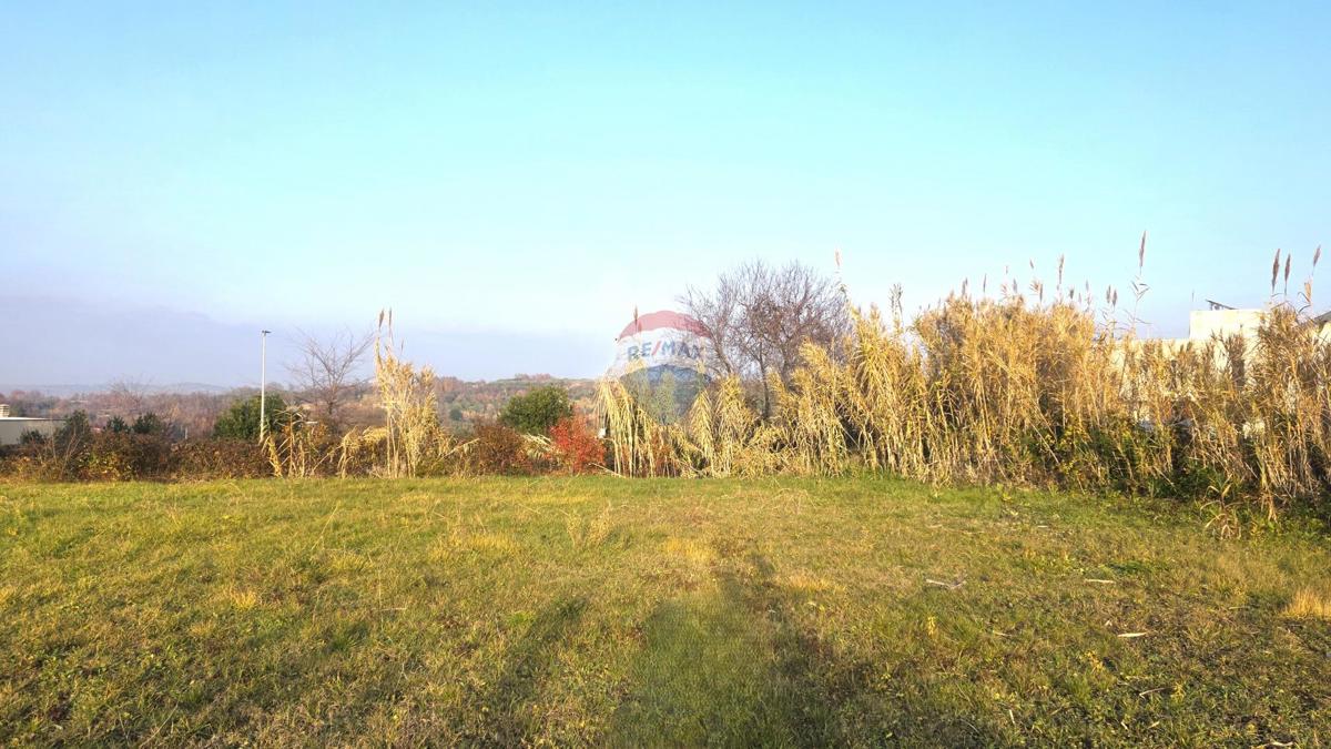 Terreno edificabile Brtonigla, 1.048m2