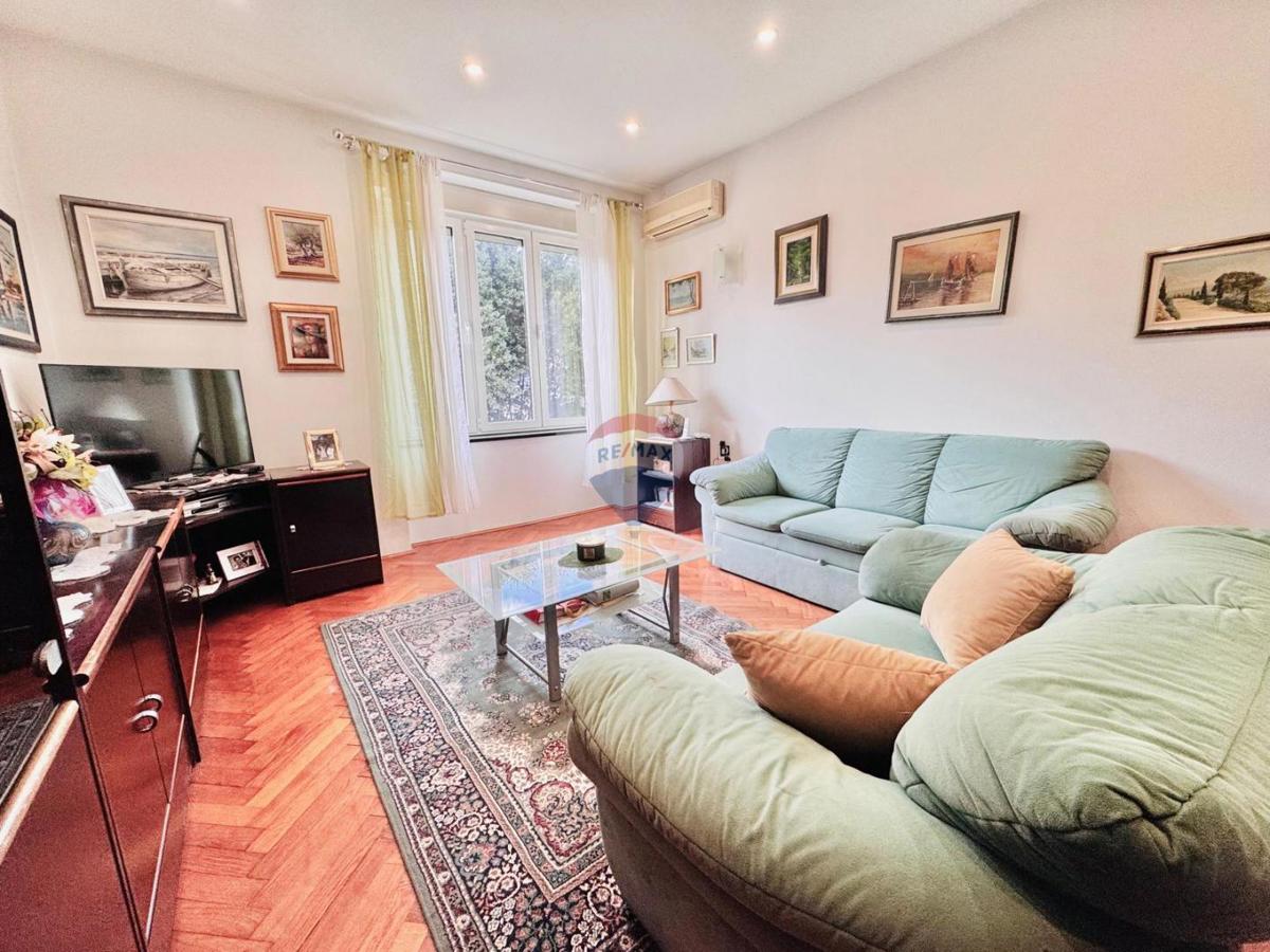 Casa Pećine, Rijeka, 465m2