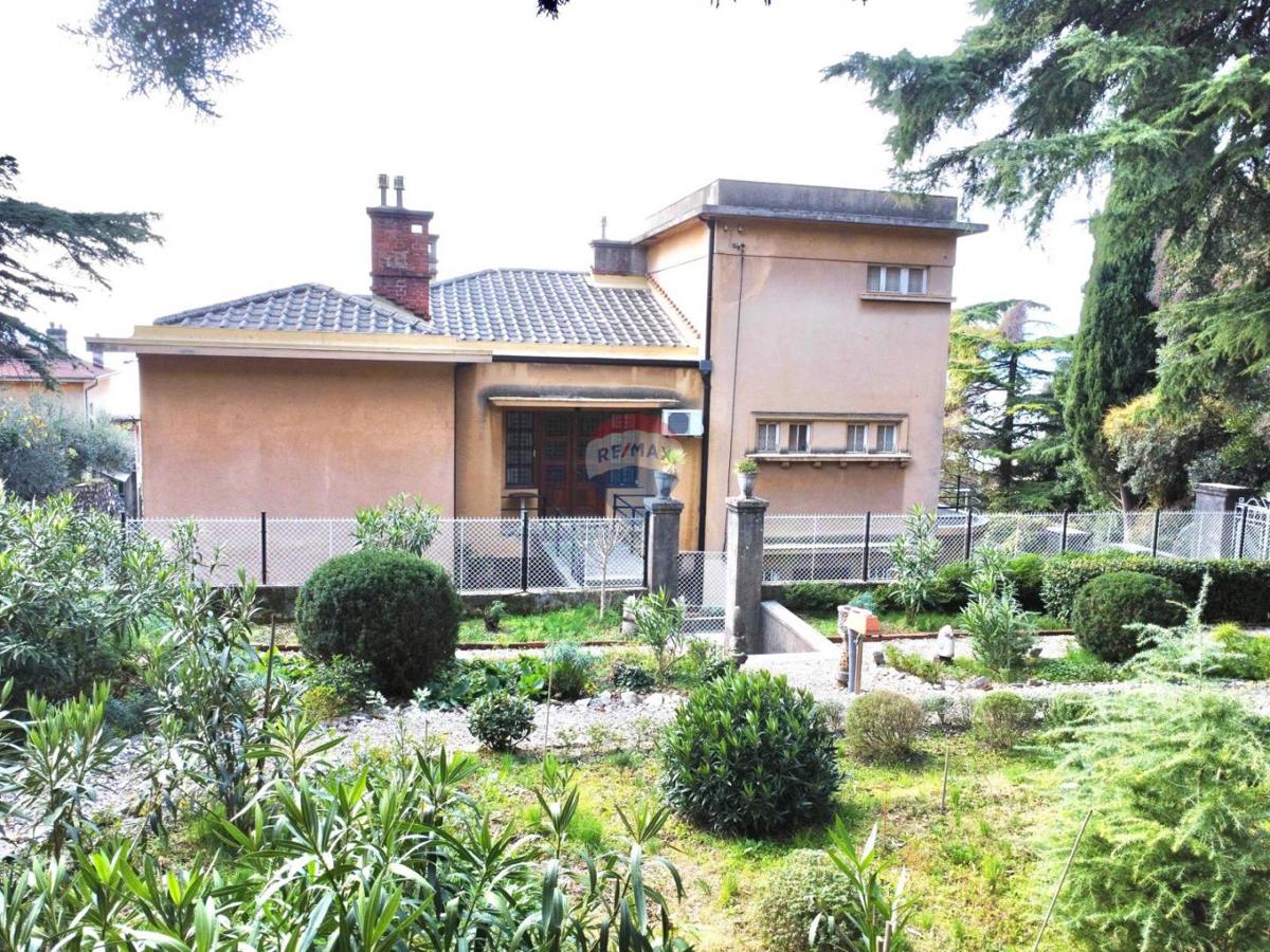 Casa Pećine, Rijeka, 465m2