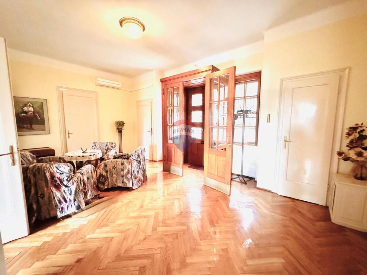 Casa Pećine, Rijeka, 465m2