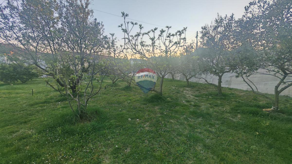 Terreno edificabile Kampor, Rab, 1.035m2