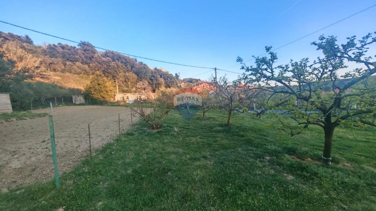 Terreno edificabile Kampor, Rab, 1.035m2