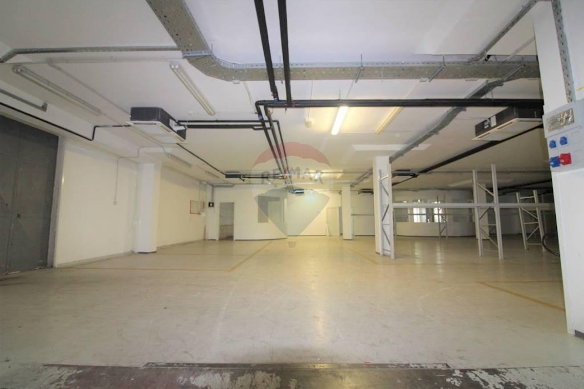 Attività commerciale Škurinje, Rijeka, 2.902m2