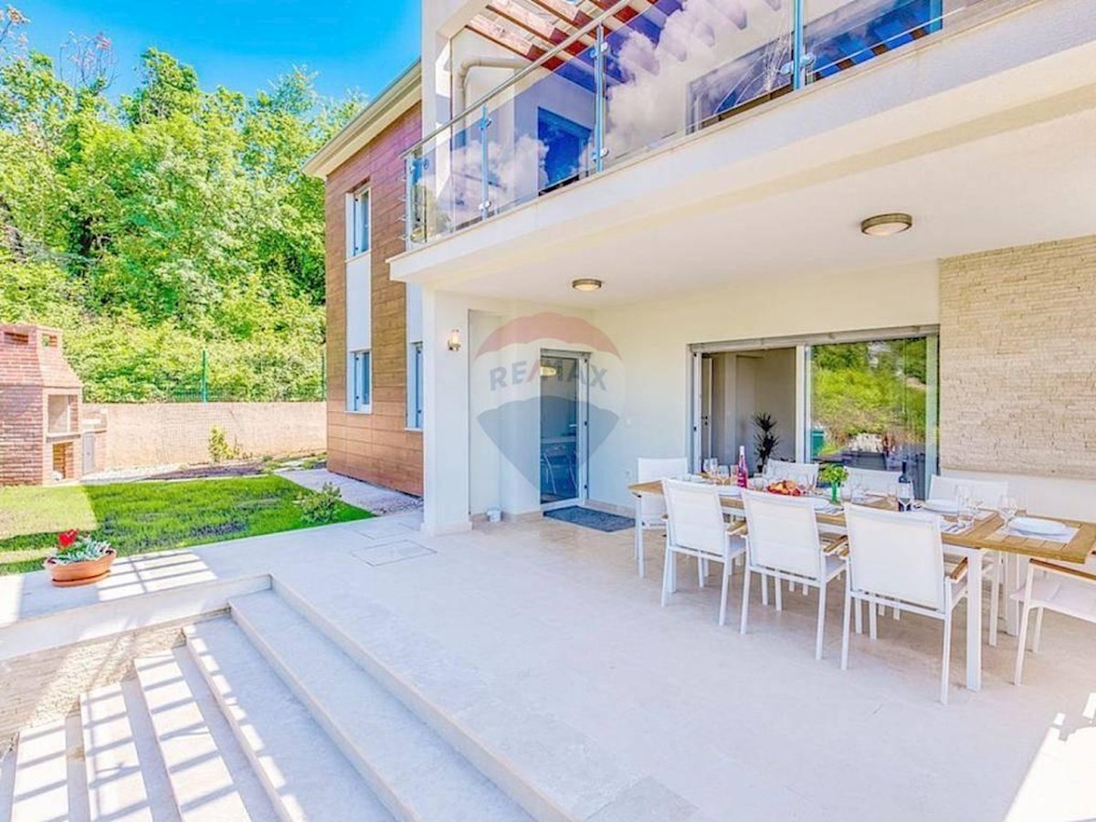 Villa Singola/Casa Vacanza Ičići, Opatija - Okolica, 275m2