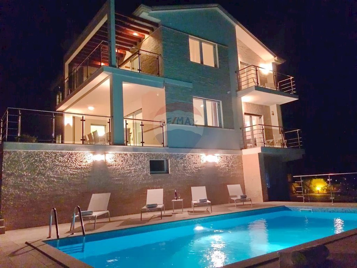 Villa Singola/Casa Vacanza Ičići, Opatija - Okolica, 275m2