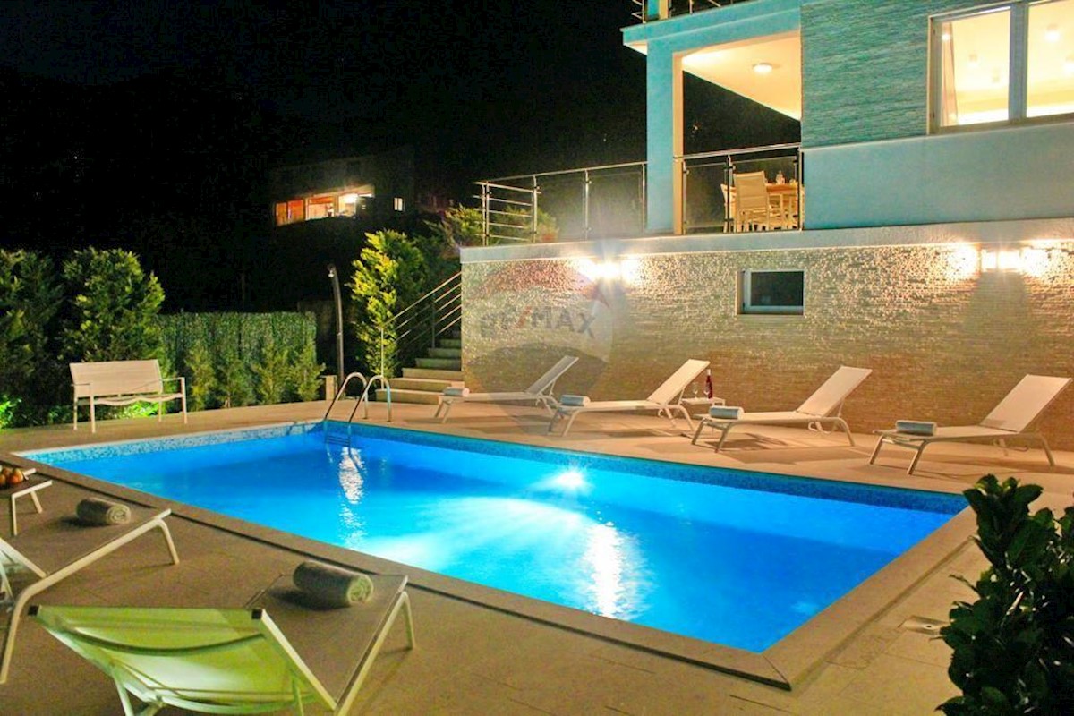 Villa Singola/Casa Vacanza Ičići, Opatija - Okolica, 275m2