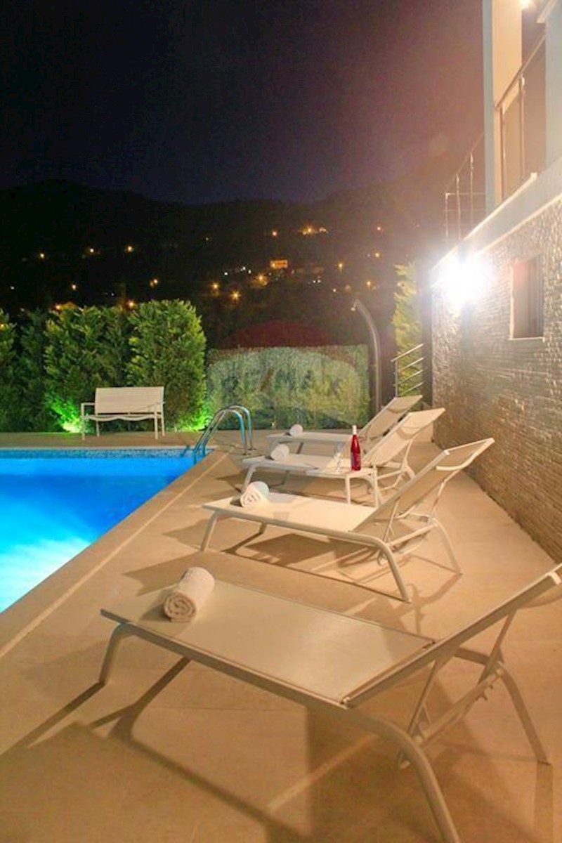 Villa Singola/Casa Vacanza Ičići, Opatija - Okolica, 275m2