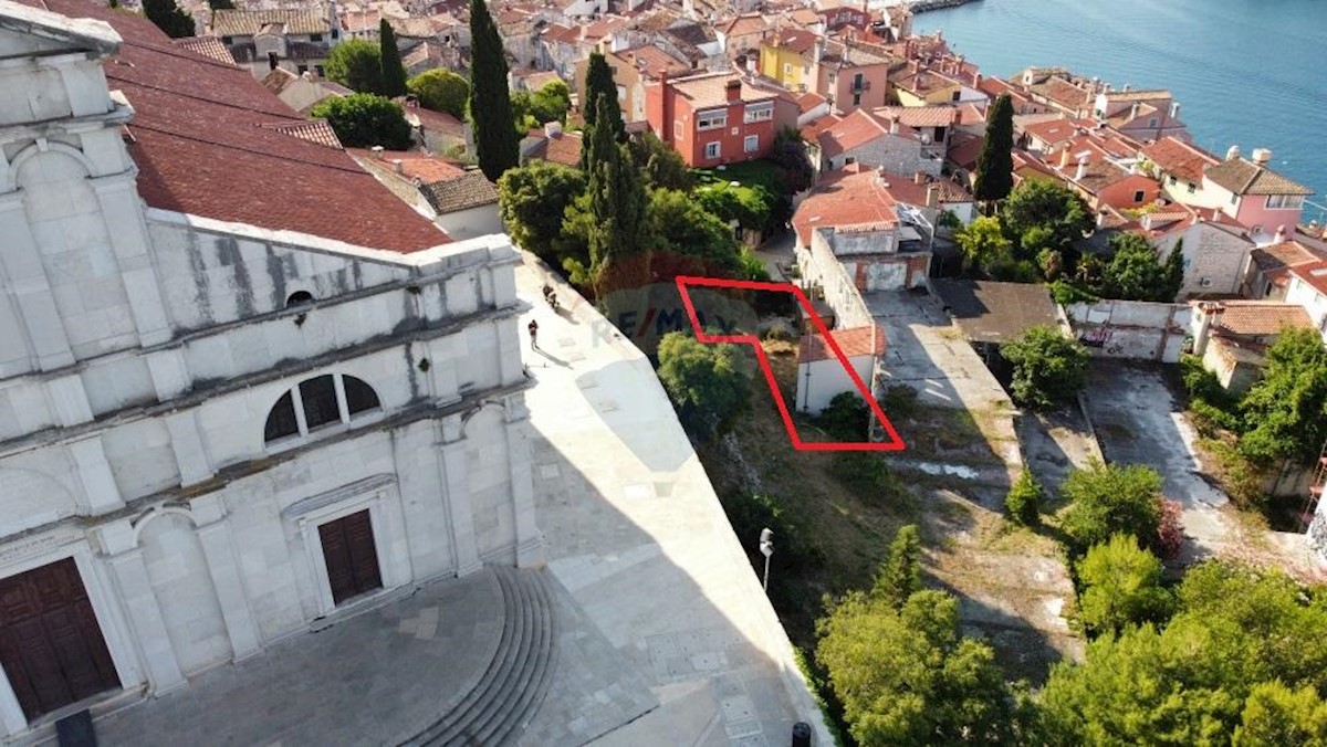 Terreno edificabile Rovinj, 144m2