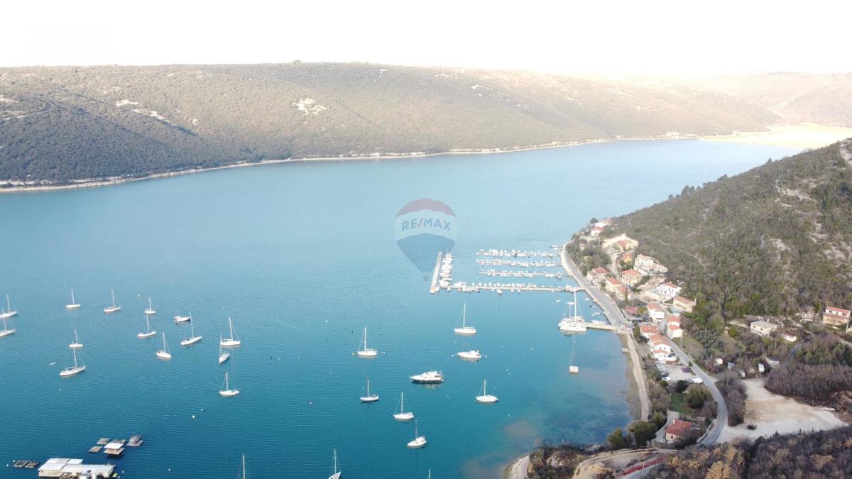ISTRIA, TRGET – Terreno non edificabile di 14.730 m²